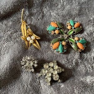 Lot of vintage crystal and enamel pins